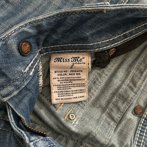 Miss Me | Light Wash Ankle Skinny Jeans - Picture 3 of 6